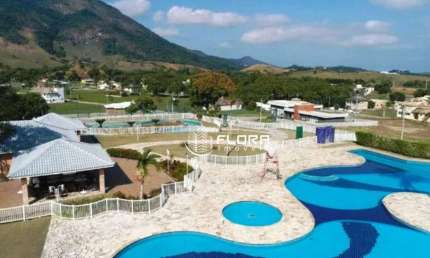 Terreno plano de 602m² á venda no condomínio Gan Éden