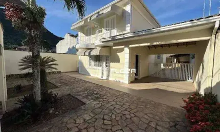 Casa com 3 dormitórios à venda, 165 m² por R$ 1.100.000 - Piratininga - Niterói/RJ