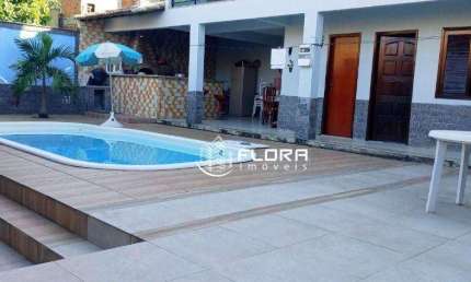 Casa com 4 quartos, sendo 2 suítes, com à 200 m², à venda por R$ 550.000 - Maricá/RJ