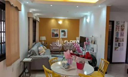 Casa com 4 quartos, sendo 2 suítes, piscina, área gourmet e edícula, à venda por R$ 1.190.000,00 , Centro - Maricá - Rj