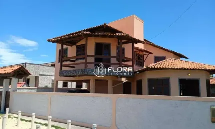 Encantadora casa duplex estilo colonial à beira-mar, à venda por r$ 700.000,  em guaratiba, maricá/rj