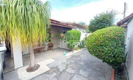 Casa com 4 dormitórios à venda, 205 m² por R$ 930.000,00 - Itaipu - Niterói/RJ