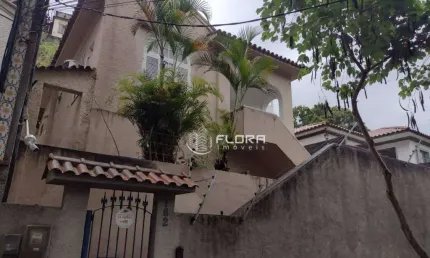 Casa com 3 dormitórios à venda, 120 m² por R$ 650.000,00 - Pe Pequeno - Niterói/RJ