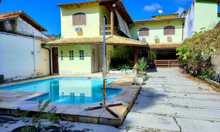 Casa com 4 dormitórios à venda, 200 m² por R$ 900.000,00 - Itaipu - Niterói/RJ