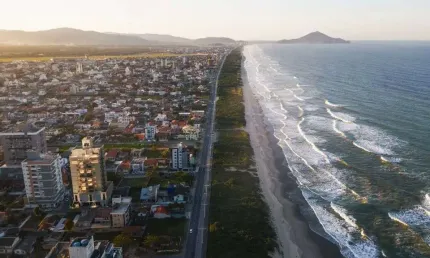 Apartamento com 3 dormitórios à venda, 175 m² por R$ 2.378.500,00 - Centro - Navegantes/SC