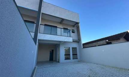 Sobrado com 3 dormitórios à venda, 126 m² por R$ 910.000,00 - Meia Praia - Navegantes/SC