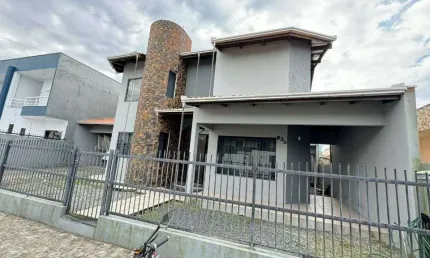 Casa com 3 dormitórios à venda, 204 m² por R$ 990.000,00 - Centro - Navegantes/SC