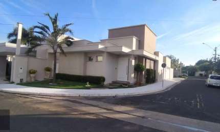Casa em Condomínio para Venda em Birigüi, Vila Staff, 3 dormitórios, 3 suítes, 4 banheiros, 2 vagas