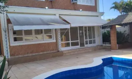 Casa em Condomínio para Venda em Santana de Parnaíba, Alphaville, 4 dormitórios, 2 suítes, 3 banheiros, 2 vagas
