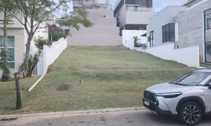 Terreno em Condomínio para Venda em Santana de Parnaíba, Alphaville