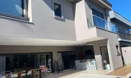 Casa em Condomínio para Locação em Santana de Parnaíba, Tamboré, 4 dormitórios, 4 suítes, 5 banheiros, 2 vagas