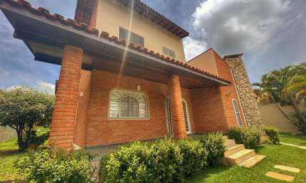 Casa em Condomínio para Venda em Vinhedo, Marambaia, 4 dormitórios, 2 suítes, 5 banheiros, 2 vagas