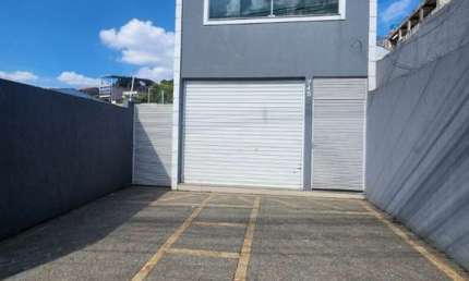 Sala comercial para alugar na Rua Barueri, 001, Guaturinho, Cajamar