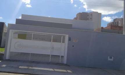 Casa para Venda em Jundiaí, Parque da Represa, 3 dormitórios, 1 suíte, 2 banheiros, 2 vagas