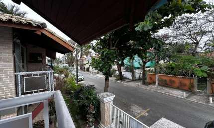 Casa em Condomínio para Venda em Cabo Frio, Palmeiras, 3 dormitórios, 2 suítes, 3 banheiros, 1 vaga