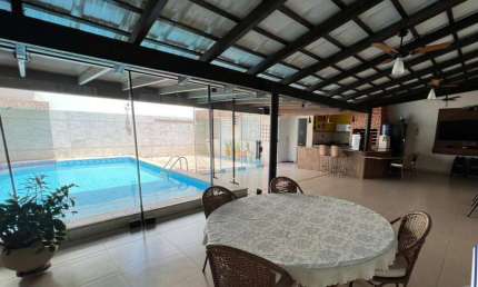 Casa com 4 quartos à venda no Jardim Universitário, Cuiabá 