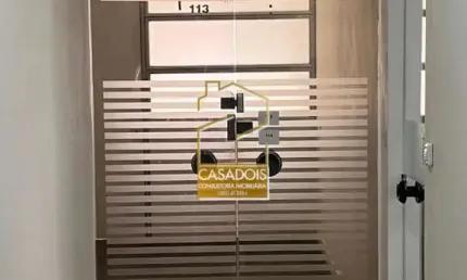 Conjunto Comercial para Locação com 80 m&#178;, 2 banheiros e 1 copa na Bela Vista - SP, esquina com Av. Brigadeiro Luis Antonio
