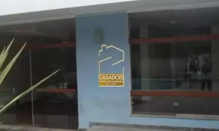 Casa de Alto Padrão &#224; Venda ou para Alugar com 4 Quartos, 5 Vagas, com Piscina e Casa Caseiro em Interlagos - SP, próxima do Autódromo.