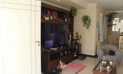 CASA &#192; VENDA COM 170M&#178; 4 QUARTOS 3 VAGAS E QUINTAL NA SA&#218;DE