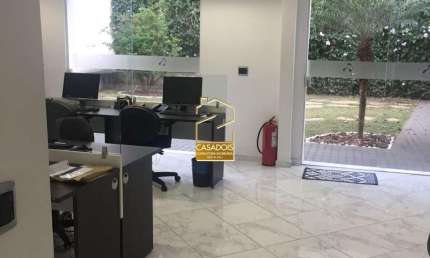 Casa Comercial para Locação com 5 Quartos e 7 Vagas no Pacaembu - SP, próximo ao Hospital Samaritano e Praça Charles Miller