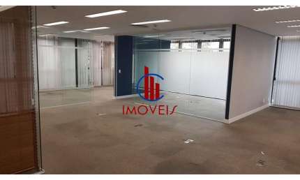 Conjunto Comercial para Locação ou Venda com 5 Salas e 4 Vagas na Chácara Santo António - SP, próximo da Av. das Naç&#245;es Unidas