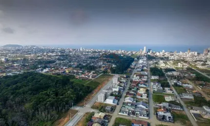 Apartamento com 2 quartos à venda na Rua do Príncipe, Itacolomi, Balneário Piçarras por R$ 393.617