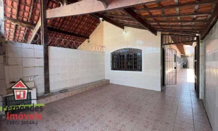 Casa térrea mobiliada 150 metros da praia com 2 dormitórios à venda, 77 m² por r$ 350.000  jardim real  praia grande sp