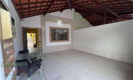 Casa térrea semi-mobiliada com 2 dormitórios sendo 1 suíte para alugar definitivo pacote 80 m² por R$ 3.500 mês  Ocian  Praia Grande SP