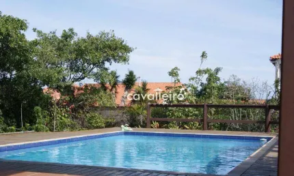 OPORTUNIDADE - Casa de Praia em Maricá - Terreno medindo 1.545m² - Casa 4 Quartos e Piscina
