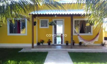 Casa com 4 quartos, sendo 1 suíte,  com 145 m² por R$ 600.000 - Itapeba - Maricá/RJ
