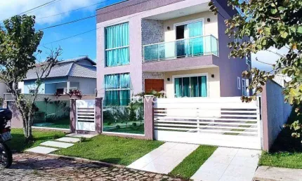 Casa em condomínio Fechado, com 225 m², 4 quartos sendo 1 suíte, área gourmet, Edícula, à venda por R$ 830.000 , Inoã - Maricá/RJ