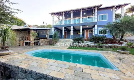 CASA NO FLAMENGO, C/ PISCINA, ÁREA GOURMET &amp; 4 QUARTOS EM TERRENO COM 840m². MARICÁ-RJ