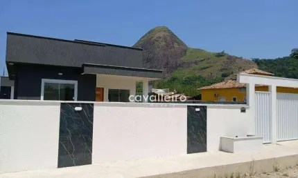 Casa com 2 quartos, sendo 1 suíte, com churrasqueira, com 72 m² , à venda por r$ 420.000 - maricá/rj