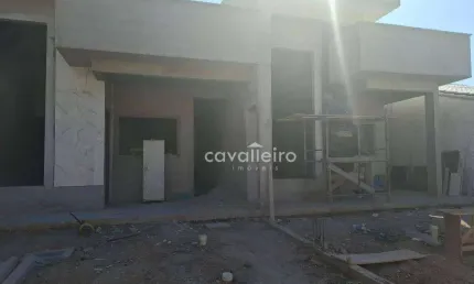 Casa com 03 quartos, sendo 01 suíte pertinho do Centro de Maricá