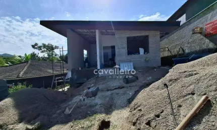 Casa com 4 dormitórios à venda, 132 m² por R$ 690.000 - Ubatã - Caxito - Maricá/RJ