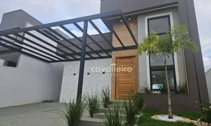Casa Espetacular no Royal Garden: 3 Quartos (1 Suíte com Closet), Piscina e Área Gourmet - R$ 615.000