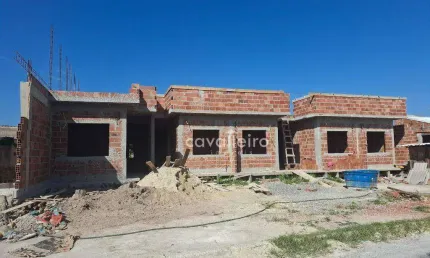 Casa com 02 quartos, sendo 01 suíte, próximo ao centro de maricá!