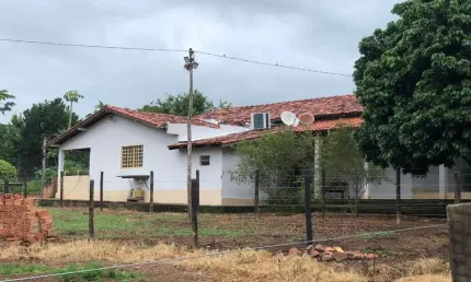 Fazenda de dupla aptidão com 240 alqueires em marzagão-go