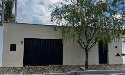 ÓTIMA CASA NOVA COM 180 M² DE ÁREA ÚTIL NO JARDIM EUROPA EM UBERLÂNDIA-MG