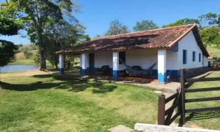 Ótima fazenda para pecuária leiteira com 115 alqueires paulistas em caçapava-sp