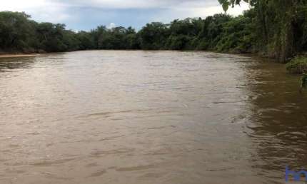 FAZENDA DE DUPLA APTIDÃO COM 2.150 ALQUEIRES EM PRIMAVERA DO LESTE-MT