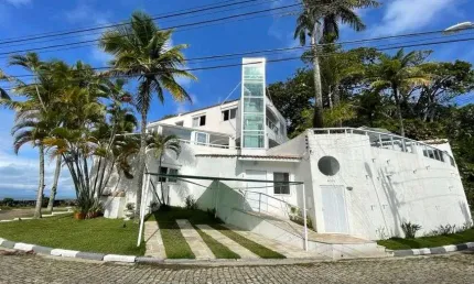 Casa na Praia do Seus Sonhos com Vista Panorâmica - 04 Suites!