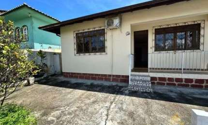 Casa com pátio no Bairro Abraão em Florianópolis/SC