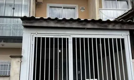 Sobrado à venda em Joinville, Costa e Silva, com 2 quartos, com 63 m²
