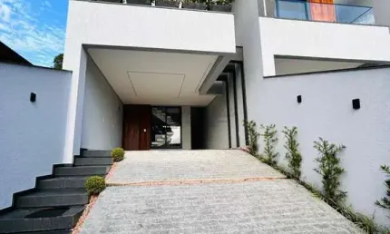 Geminado à venda em Joinville, Glória, com 3 suítes, com 165 m²