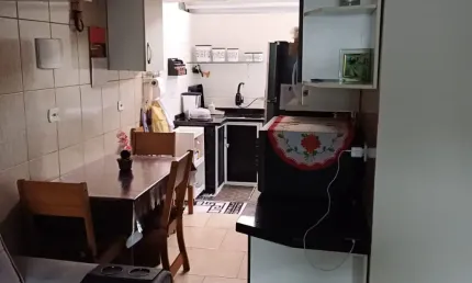 Sobrado 3  quartos, 1  suíte, 2  vagas no Alto Boqueirão