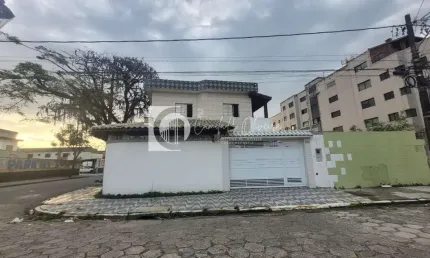Sobrado com 4 dorms, Aviação, Praia Grande - R$ 590 mil, Cod: 423