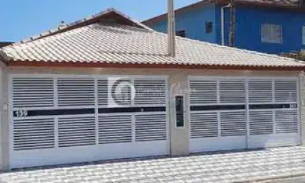 Casa 100 metros da praia 2 dorm maracanã, praia grande,