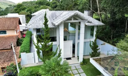 Casa para Venda em Teresópolis, Posse, 4 dormitórios, 3 suítes, 4 banheiros, 2 vagas