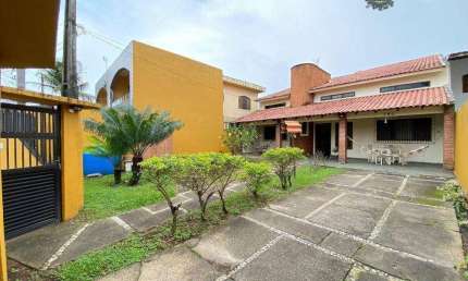 Sobrado com 4 dormitórios à venda, 180 m² por R$ 630.000 - Mirim - Praia Grande/SP